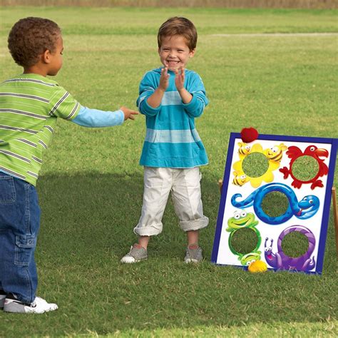 Bean Bag Toss Game for Toddlers and Preschoolers .